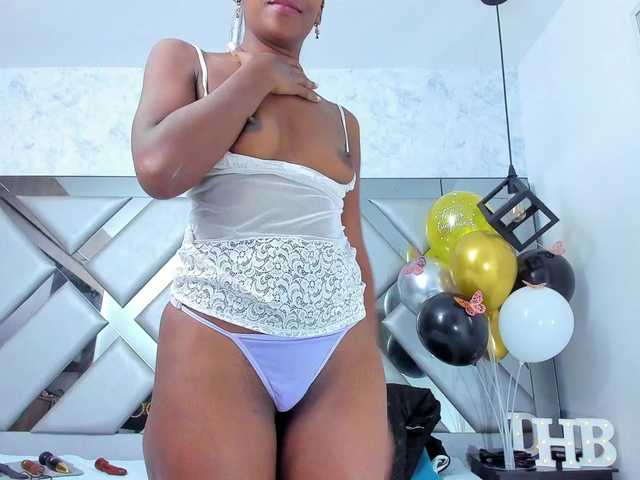 Lorenn-Hill1's BongaCams show and profile