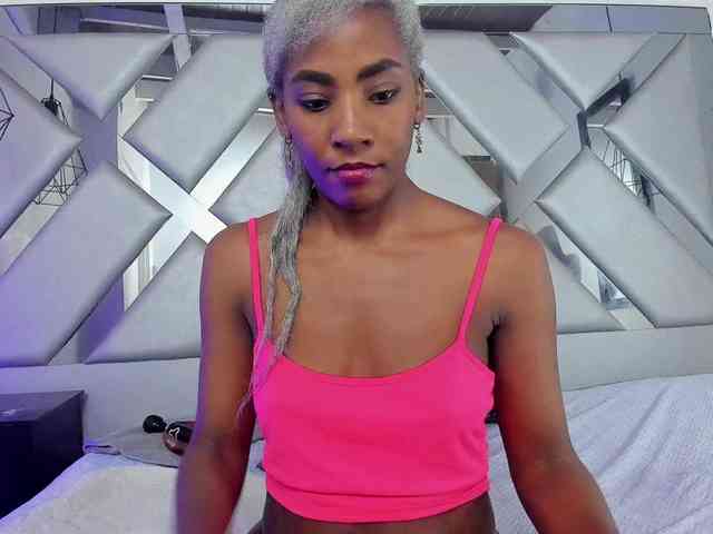 Lorenn-Hill1 Lorenn-Hill1