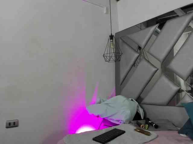 Lorenn-Hill1 webcam
