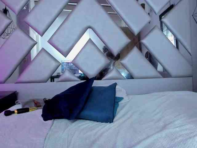 Lorenn-Hill1 webcam