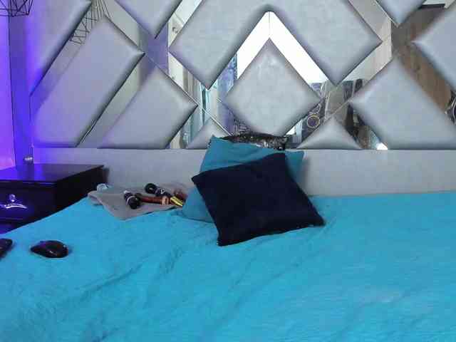 Lorenn-Hill1 Lorenn-Hill1