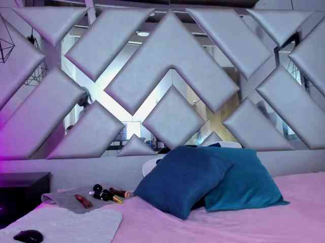 Lorenn-Hill1 webcam