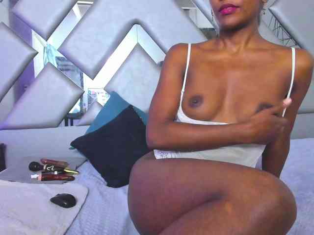 Lorenn-Hill1 Lorenn-Hill1