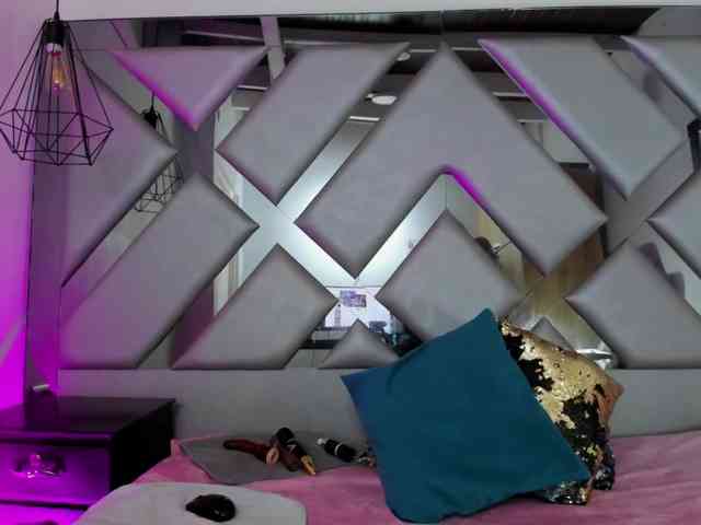 Lorenn-Hill1 webcam