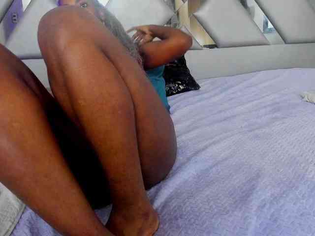 Lorenn-Hill1 Lorenn-Hill1