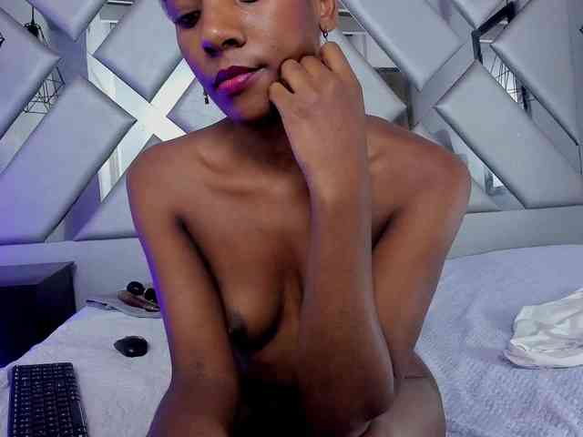 Lorenn-Hill1 Lorenn-Hill1