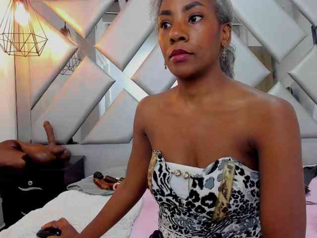 Lorenn-Hill1 webcam
