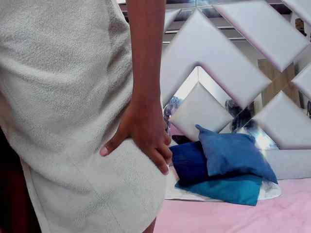 Lorenn-Hill1 webcam
