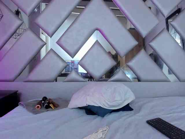 Lorenn-Hill1 webcam