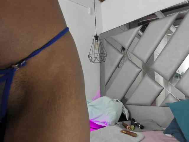 Lorenn-Hill1 webcam