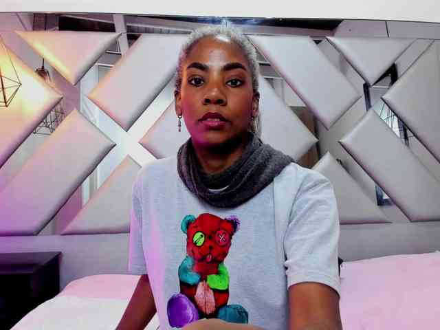 Lorenn-Hill1 webcam
