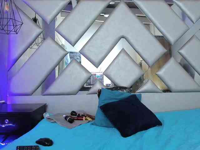 Lorenn-Hill1 Lorenn-Hill1