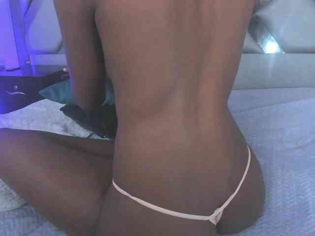 Lorenn-Hill1 Lorenn-Hill1