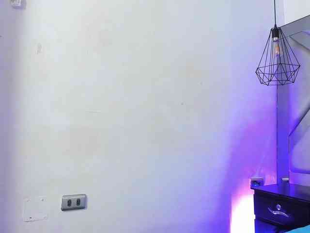 Lorenn-Hill1 Lorenn-Hill1