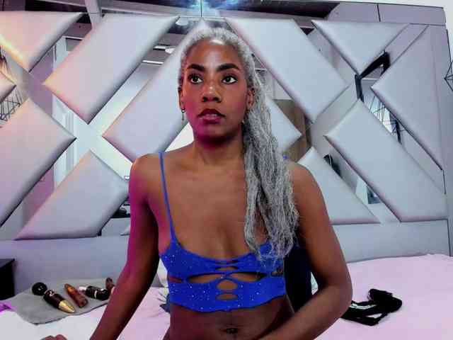 Lorenn-Hill1 webcam