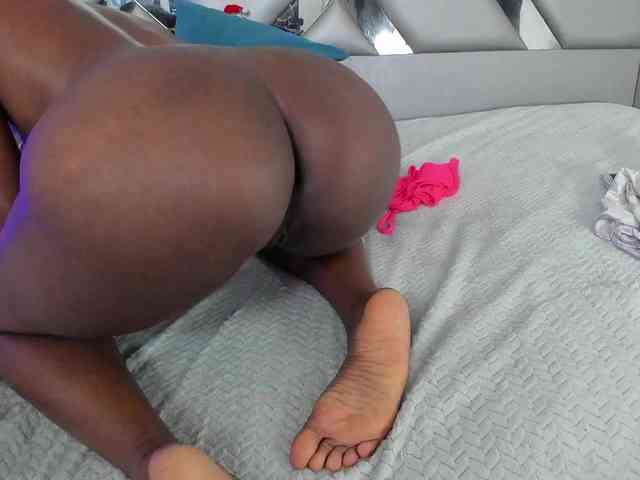 Lorenn-Hill1 Lorenn-Hill1