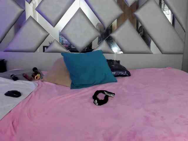 Lorenn-Hill1 webcam