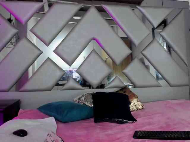 Lorenn-Hill1 webcam
