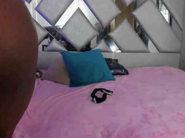 Lorenn-Hill1 webcam