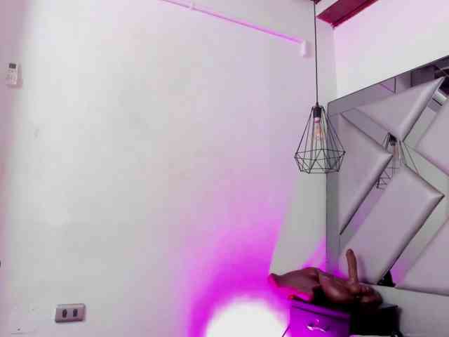 Lorenn-Hill1 webcam