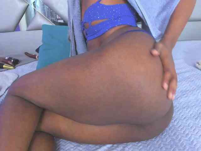 Lorenn-Hill1 Lorenn-Hill1