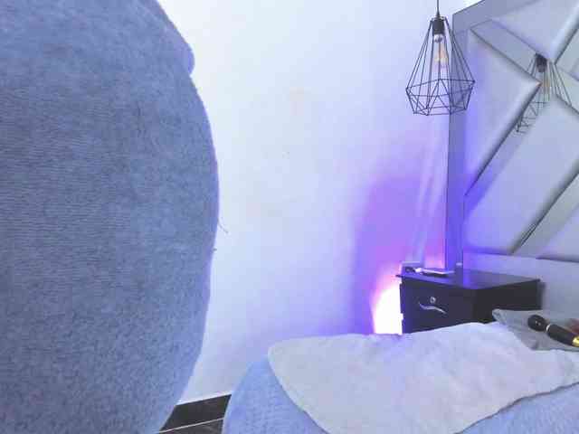 Lorenn-Hill1 Lorenn-Hill1