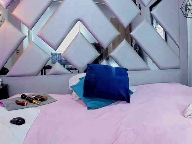 Lorenn-Hill1 webcam
