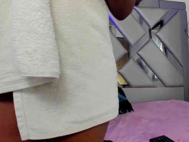 Lorenn-Hill1 webcam