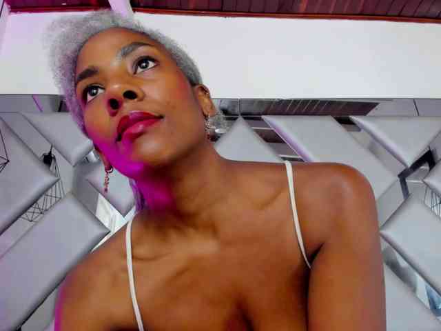 Lorenn-Hill1 webcam