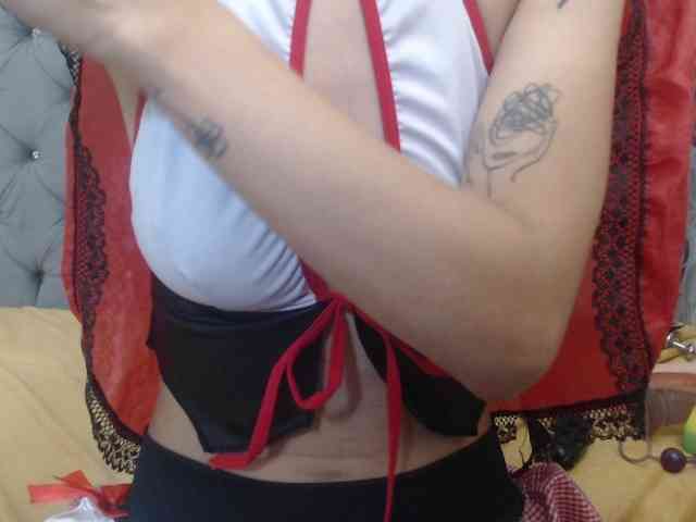 KatheBlows webcam
