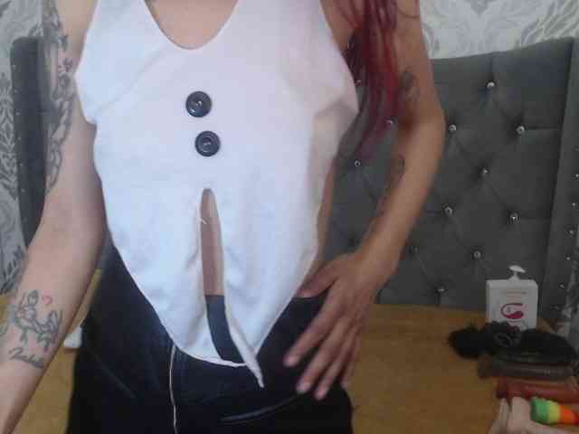 KatheBlows webcam