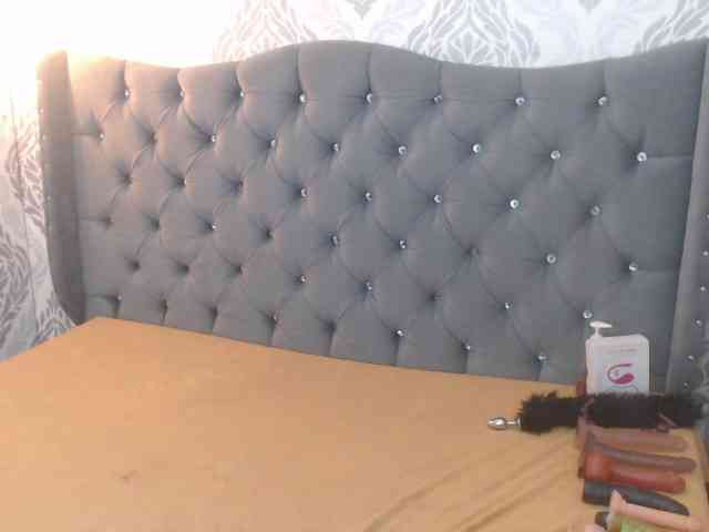 KatheBlows webcam