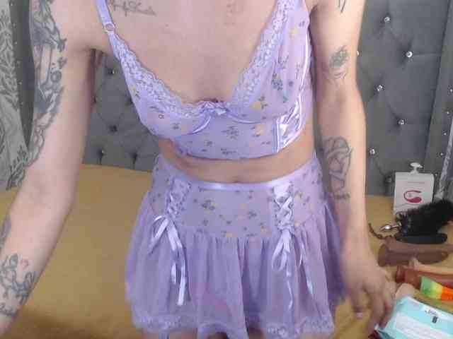 KatheBlows webcam