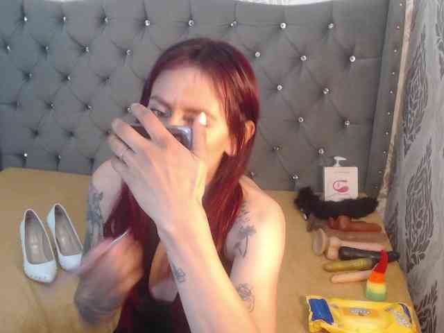 KatheBlows webcam
