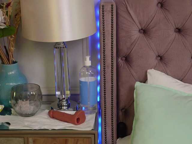 JenniferLovve's BongaCams show and profile