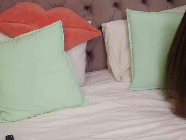 JenniferLovve webcam