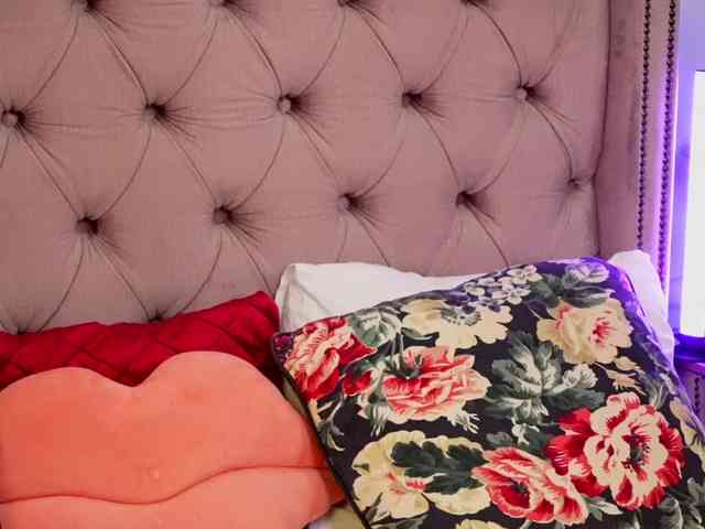 JenniferLovve webcam