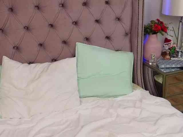 JenniferLovve webcam