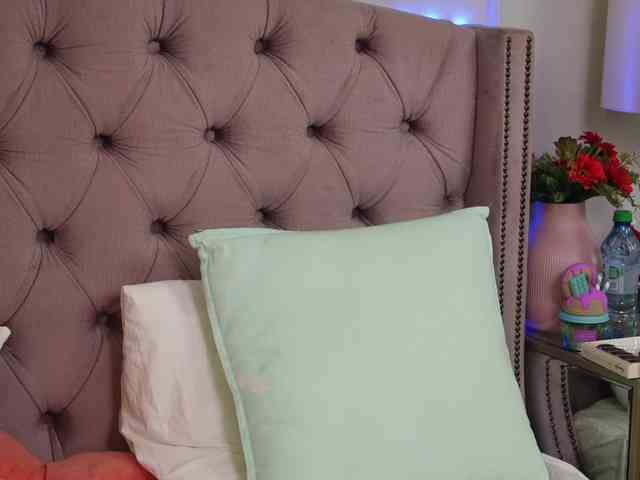 JenniferLovve webcam