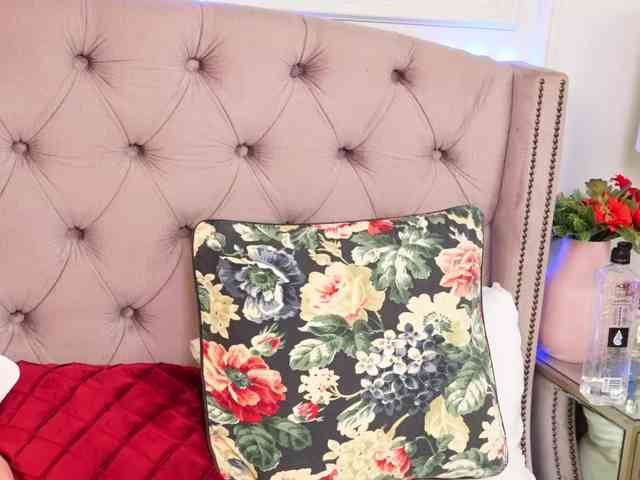 JenniferLovve webcam