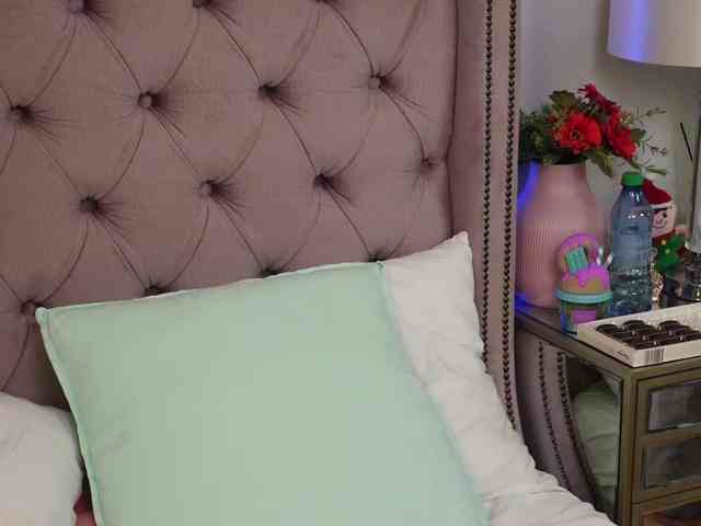 JenniferLovve webcam