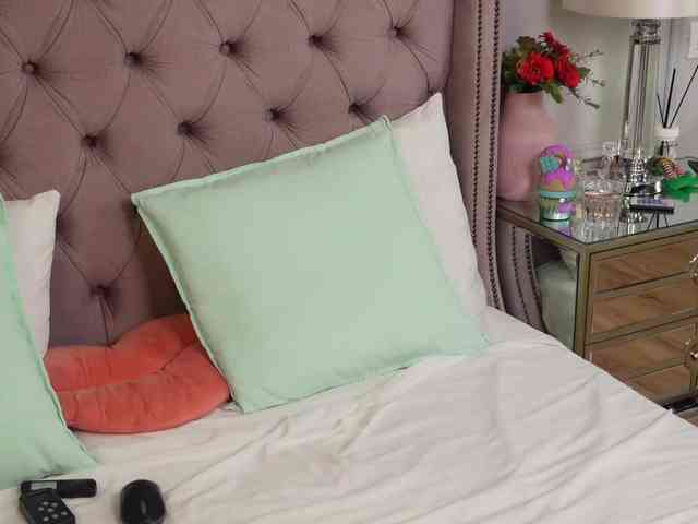 JenniferLovve webcam