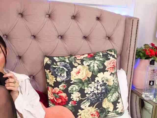 JenniferLovve webcam