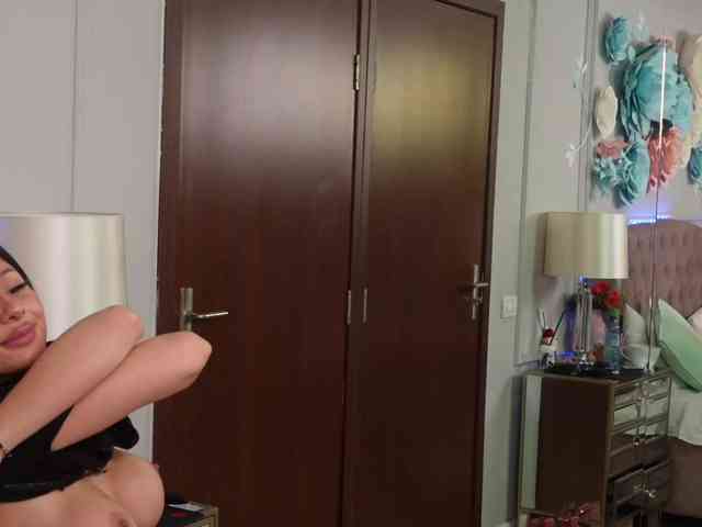 JenniferLovve webcam