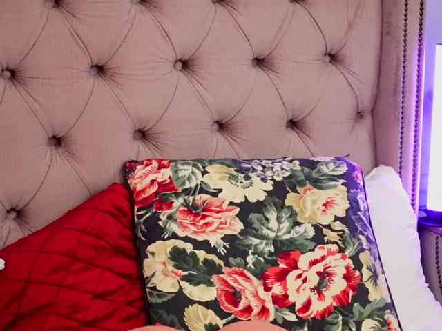 JenniferLovve webcam