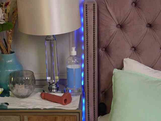 JenniferLovve webcam