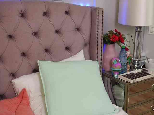 JenniferLovve webcam