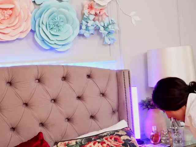 JenniferLovve webcam