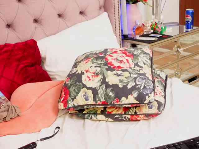 JenniferLovve webcam