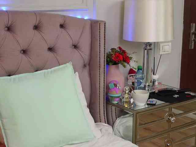 JenniferLovve webcam